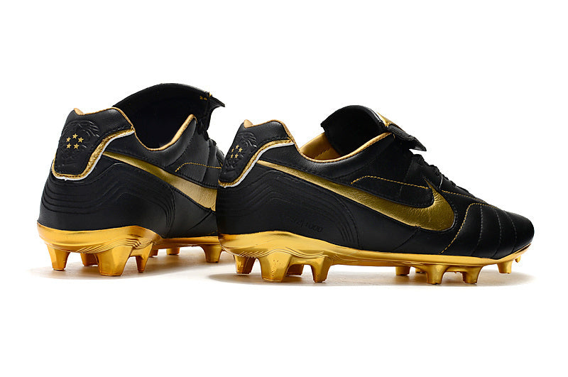 Tiempo Legend 7 x R10 Football Boots Film Ground