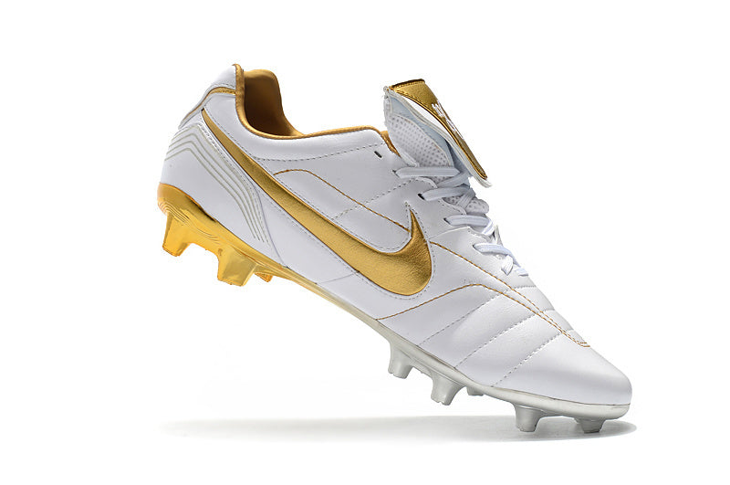 Tiempo Legend 7 x R10 Football Boots Film Ground