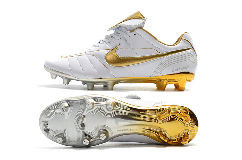 Tiempo Legend 7 x R10 Football Boots Film Ground