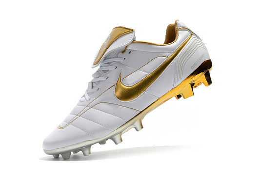 Tiempo Legend 7 x R10 Football Boots Film Ground