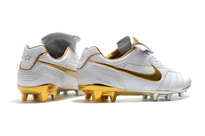 Tiempo Legend 7 x R10 Football Boots Film Ground